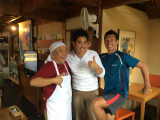 30エスケール3人.jpg