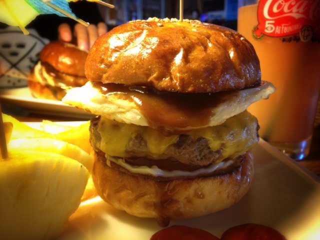 22エスケールロコモコバーガー2.jpg