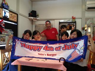 4シンズバーガー4周年.jpg