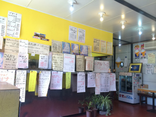 4ピープル店内.jpg