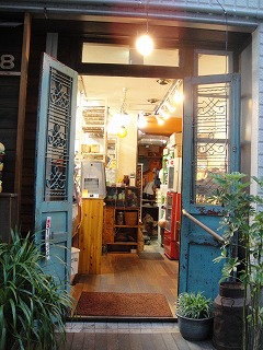 ベーカリーランプ店外2.jpg
